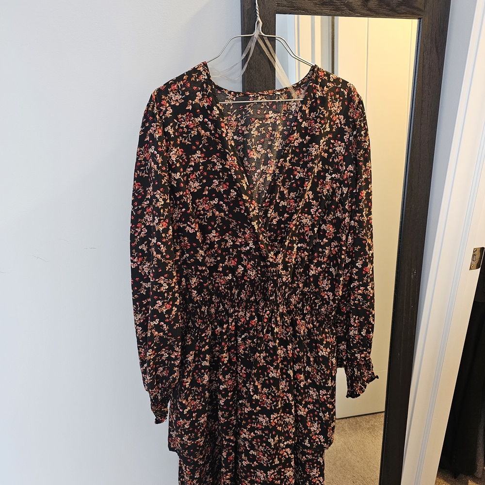 Chic Black and Red Floral Long Sleeve Dress